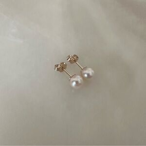 14k Solid Gold 5mm Pearl Stud Earrings